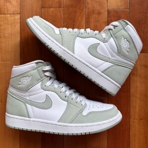 Nike Women’s Air Jordan 1 Retro High OG ‘Seafoam’